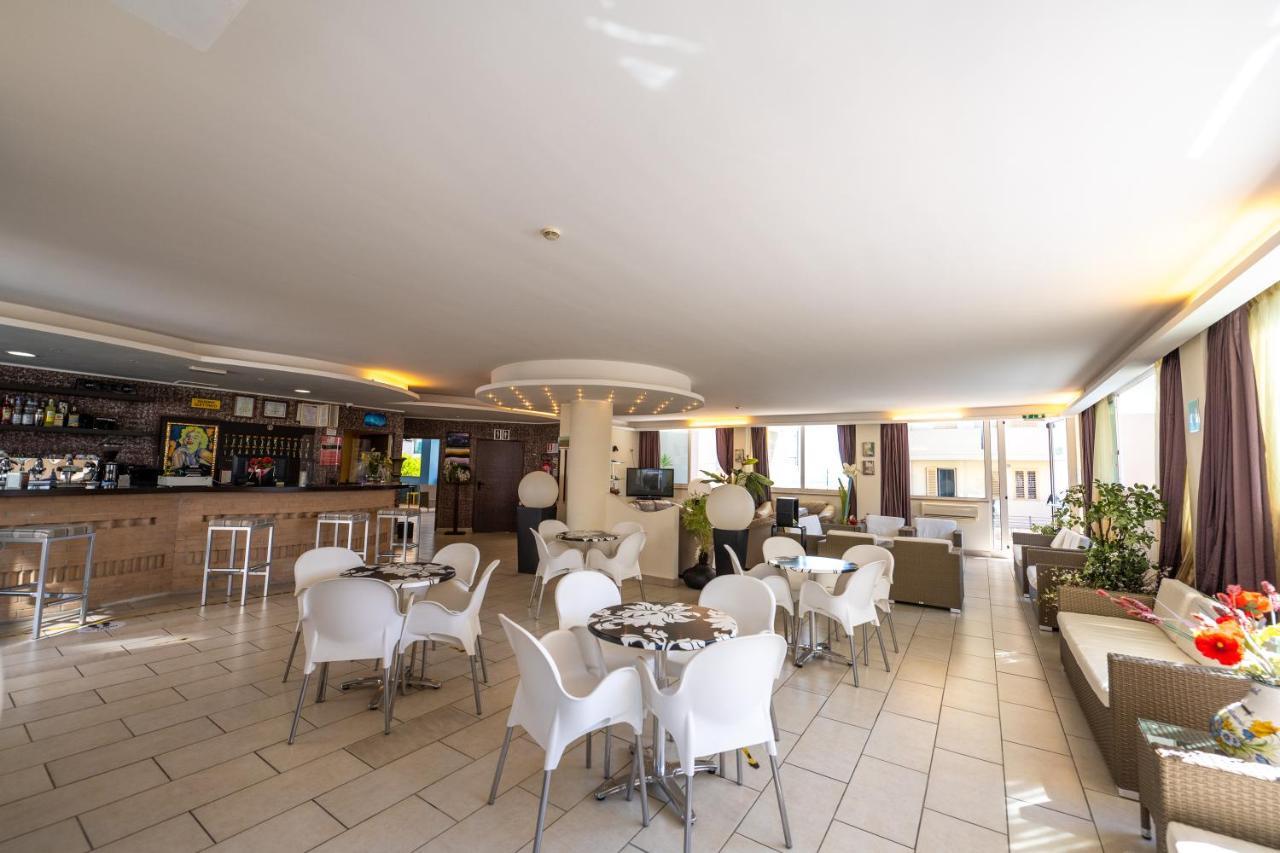 Di Matteo Hotel Roseto Degli Abruzzi Exterior photo