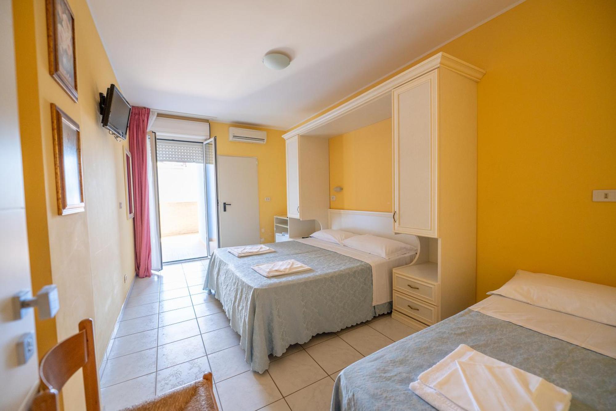 Di Matteo Hotel Roseto Degli Abruzzi Exterior photo