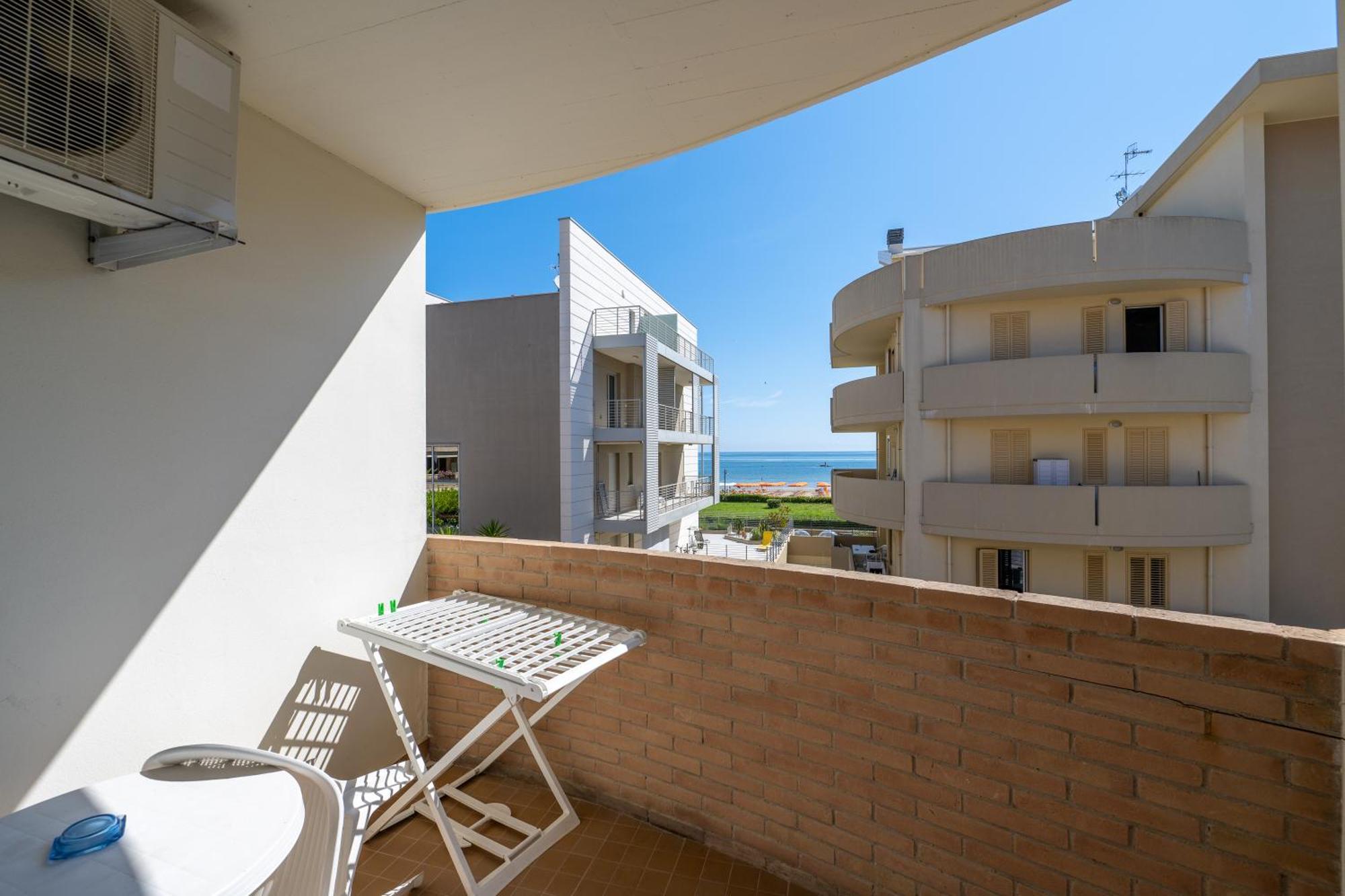 Di Matteo Hotel Roseto Degli Abruzzi Exterior photo