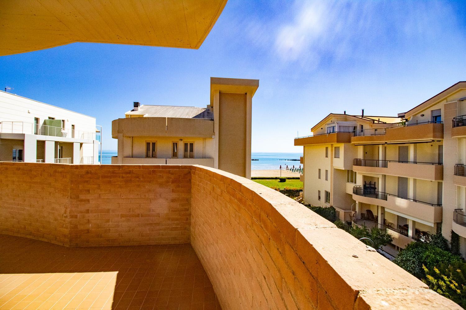 Di Matteo Hotel Roseto Degli Abruzzi Exterior photo