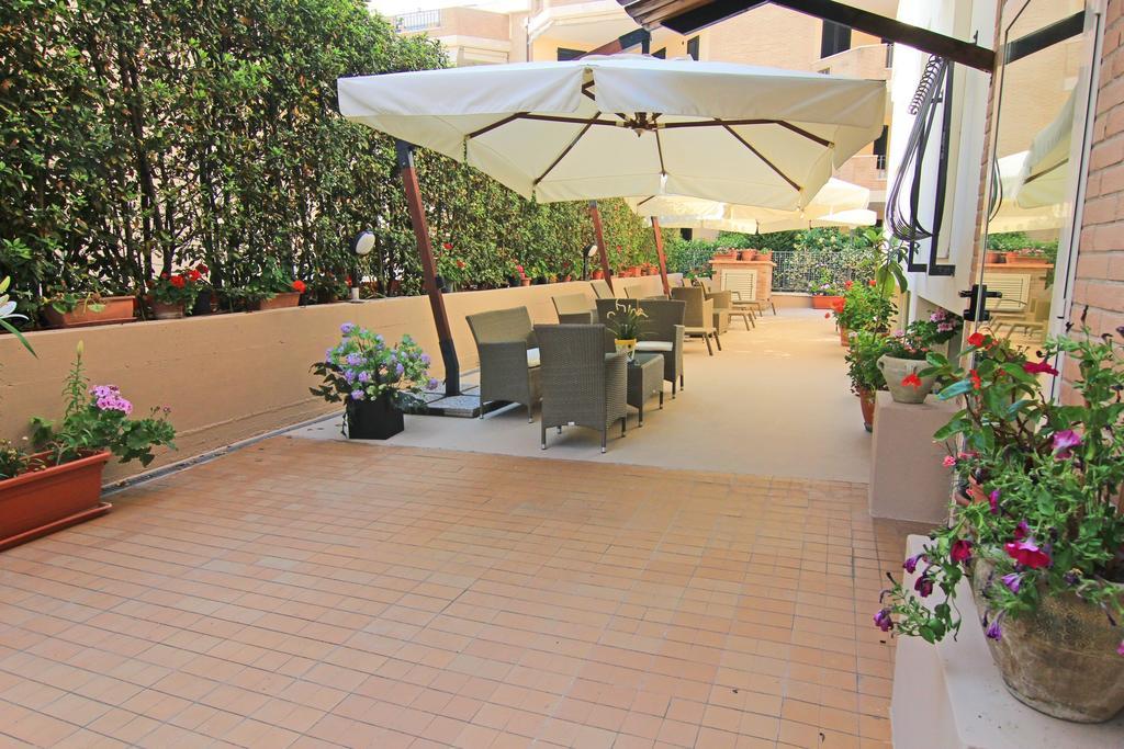 Di Matteo Hotel Roseto Degli Abruzzi Exterior photo